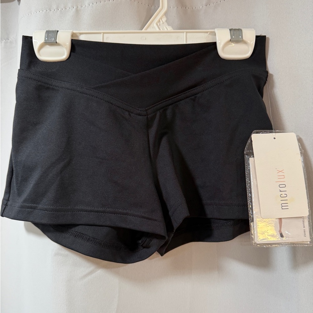NWT Bloch V front biker Shorts in Black size Petite